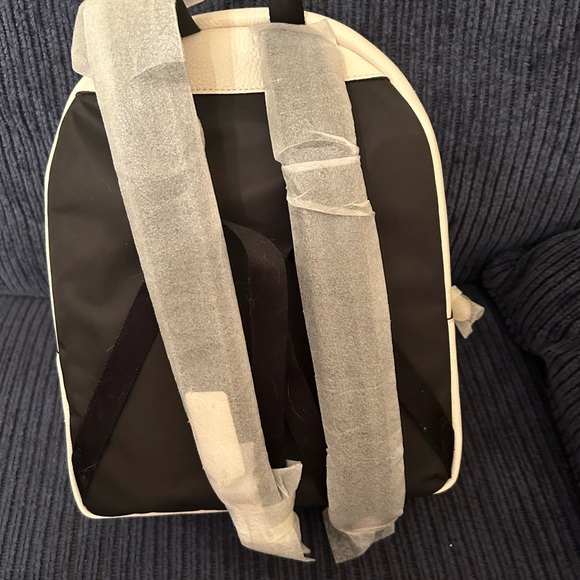 Authentic Coach Medium Court Backpack NWT White Pebble Leather - Picture 4 of 14